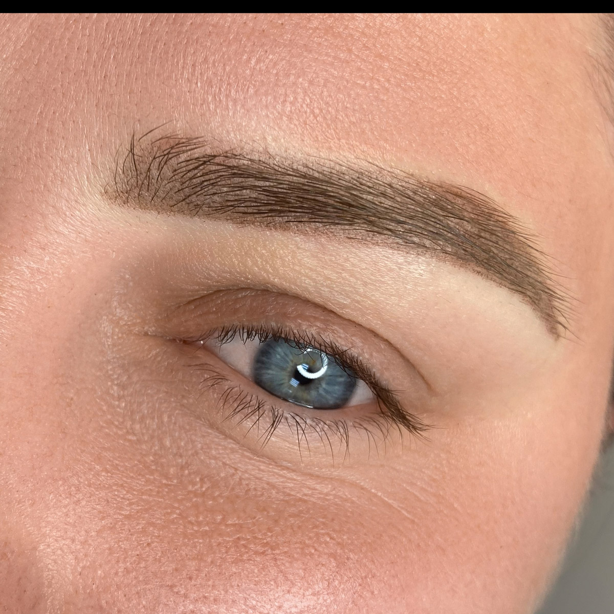 wenkbrauwen tijdelijk tatoeage